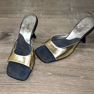Kenneth Cole NY Vintage Gold Metallic Heels size 38